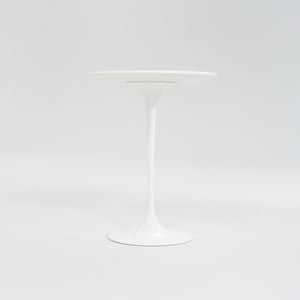 2008 Pedestal Round Side Table, Model 16OTR by Eero Saarinen for Knoll Aluminum, Laminate, Powdercoat, Fiberboard