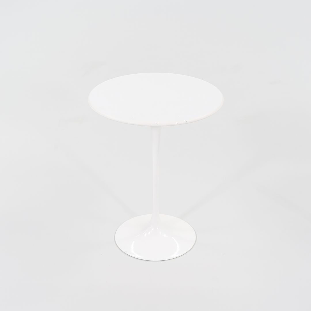 SOLD 2008 Pedestal Round Side Table, Model 16OTR by Eero Saarinen for Knoll Aluminum, Laminate, Powdercoat, Fiberboard