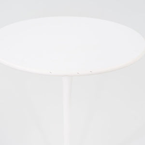 SOLD 2008 Pedestal Round Side Table, Model 16OTR by Eero Saarinen for Knoll Aluminum, Laminate, Powdercoat, Fiberboard