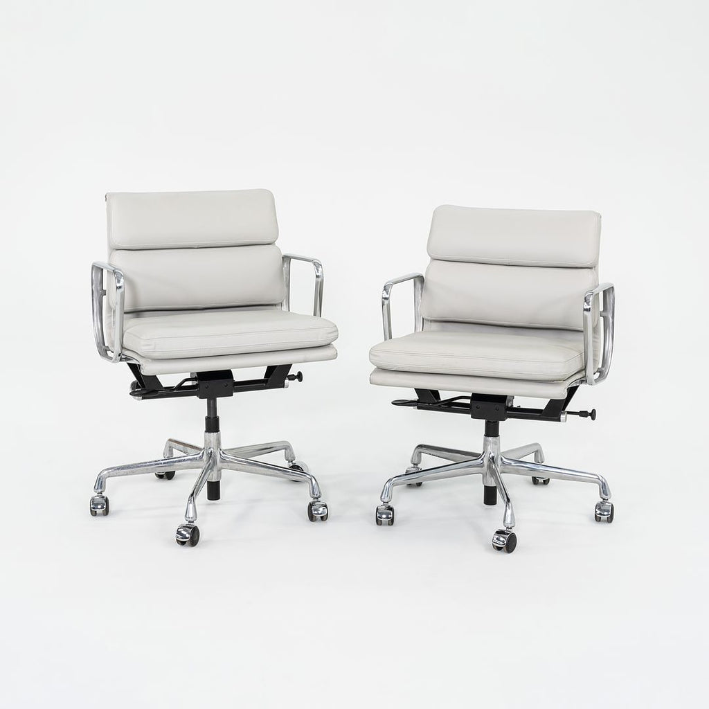 SOLD 2019 Herman Miller Eames Soft Pad Management Desk Chair in Off-White Leather with Pneumatic Base EA435 2x Available