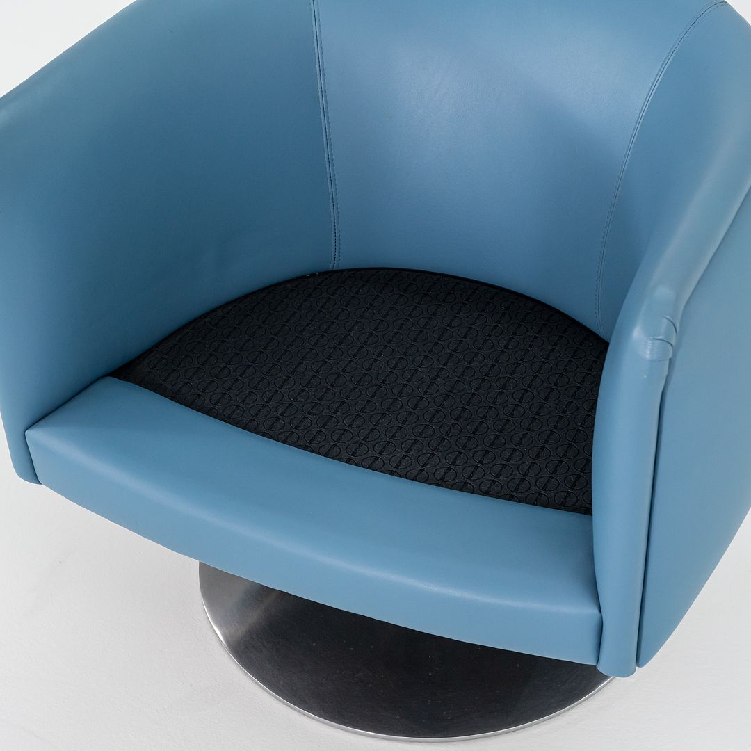 2010s D'Urso Swivel Chair, Model 2165 by Joe D'Urso for Knoll in Blue Leather 6x Available