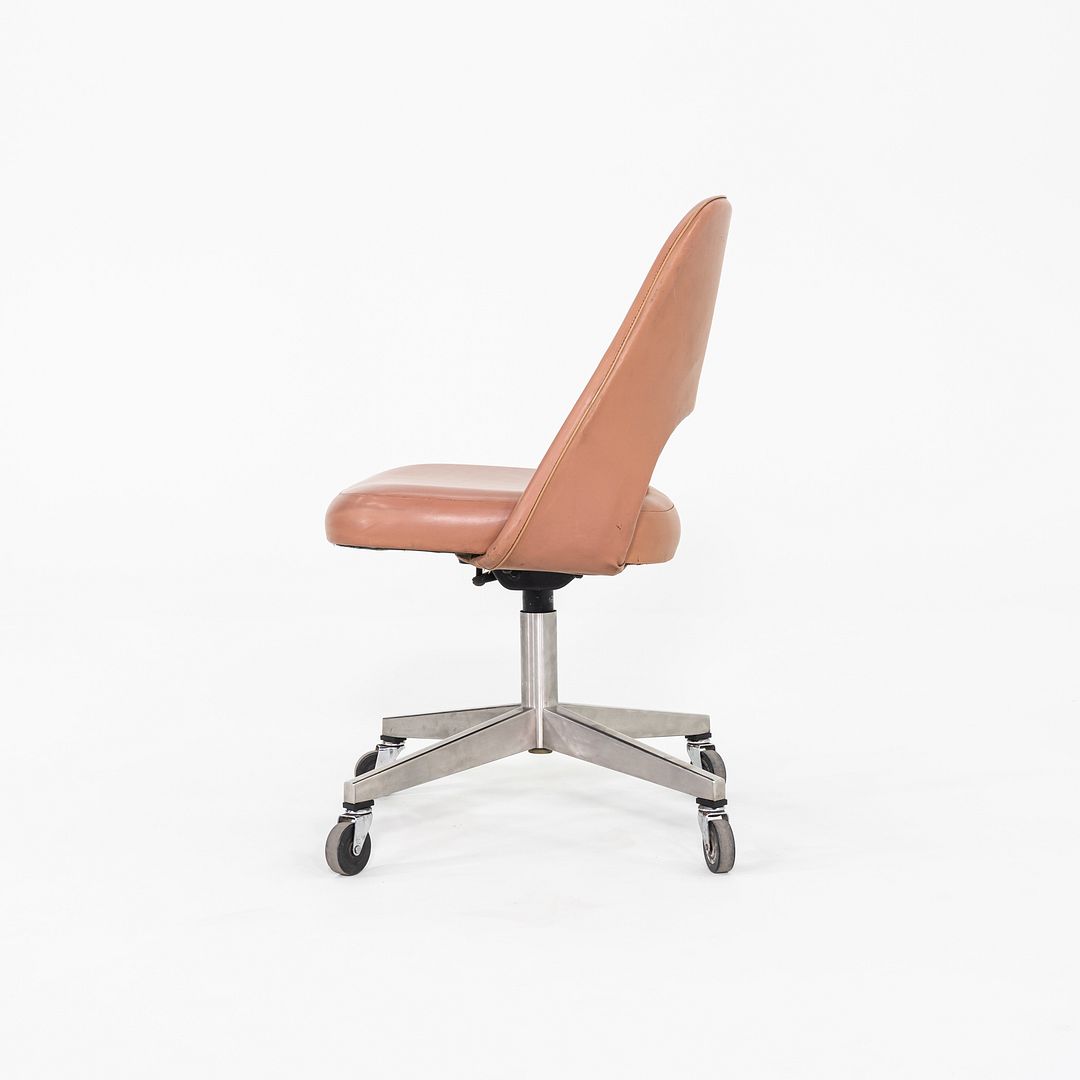 1974 Eero Saarinen for Knoll Upholstered Rolling Office Desk Chair in Tan Vinyl