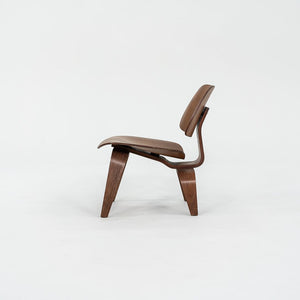 C. 1953 Charles and Ray Eames for Herman Miller LCW Lounge Chair in Walnut