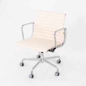 2010s Herman Miller Eames Aluminum Group Management Desk Chair in Ivory Leather