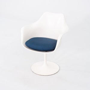 1960s Set of Six Eero Saarinen for Knoll Tulip Dining Arm and Side Chairs