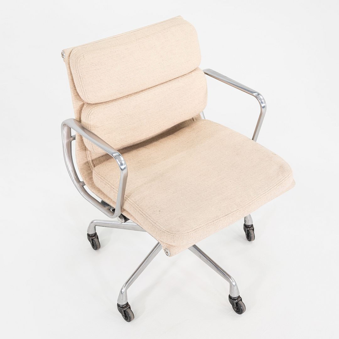 1990 Herman Miller Eames Aluminum Soft Pad Management Desk Chair in Tan Hopsack Fabric 6x Available