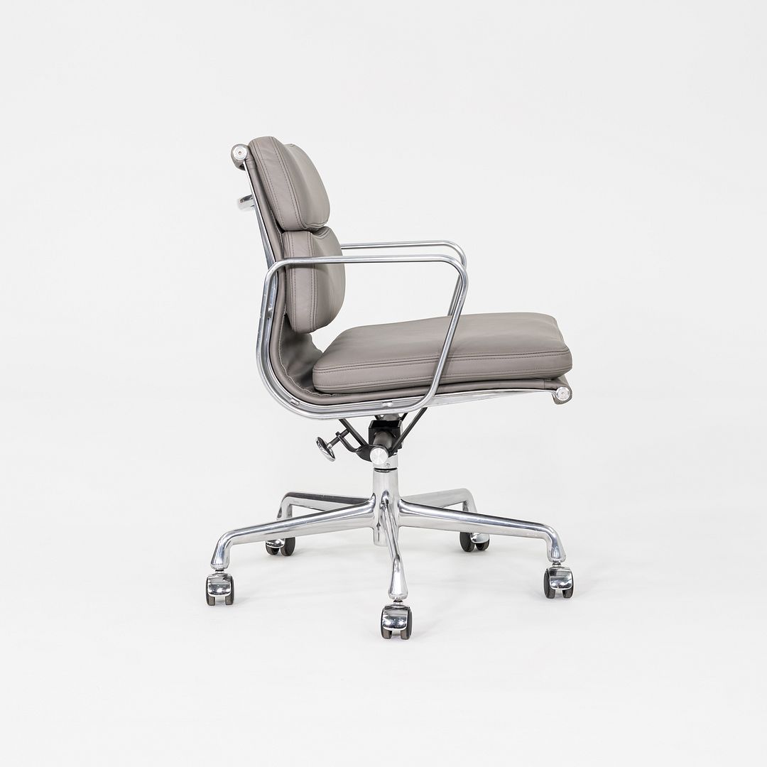2013 Herman Miller Eames Soft Pad Management Desk Chair Grey Leather 11x Avail