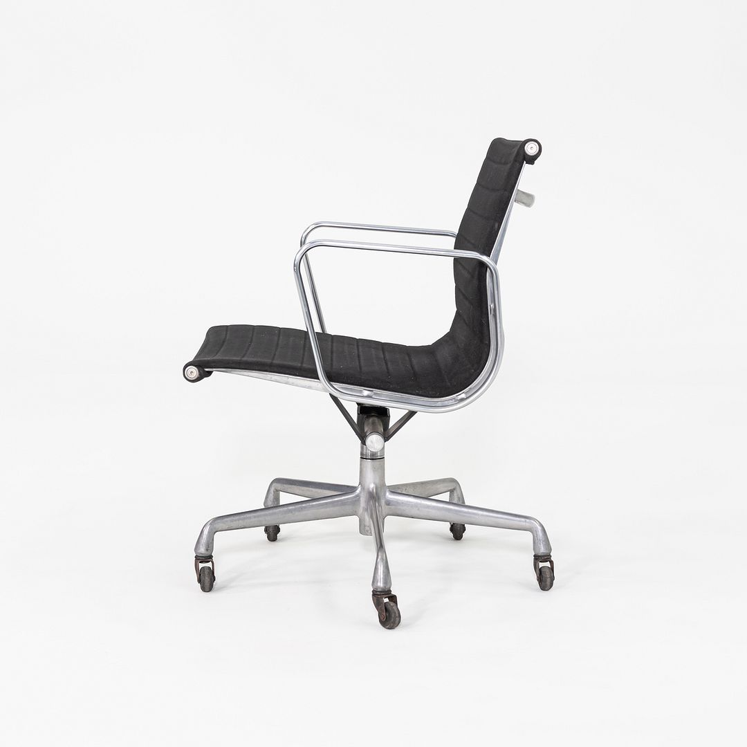 1992 Herman Miller Eames Aluminum Group Management Desk Chair in Black Fabric
