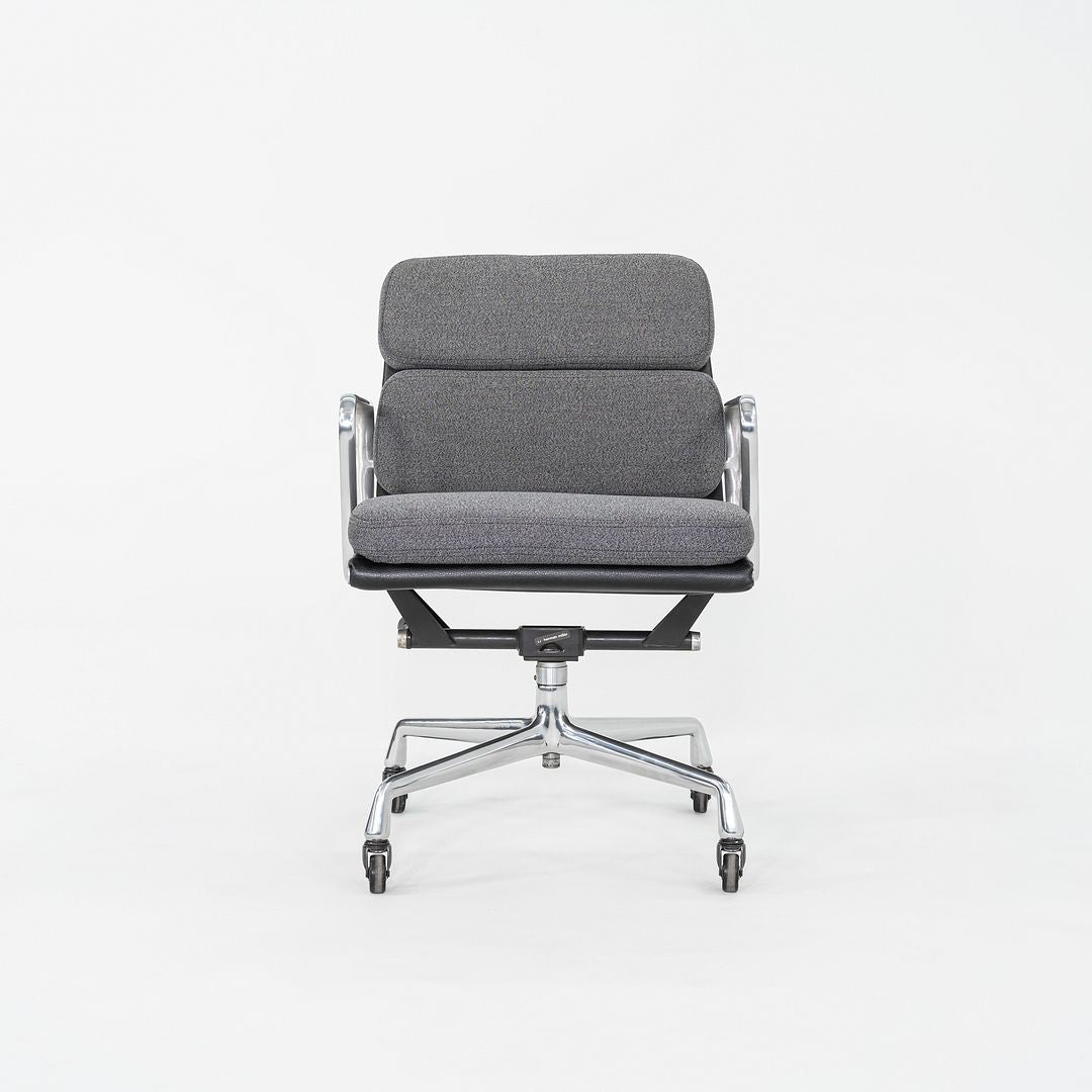 1977 Herman Miller Eames Soft Pad Aluminum Group Management Desk Chair in Grey
