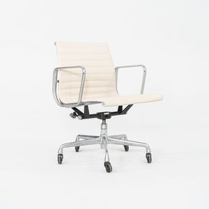 2010s Herman Miller Eames Aluminum Group Management Desk Chair in Cream Leather