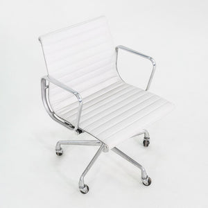 2010s Herman Miller Eames Aluminum Group Management Desk Chair in Grey Naugahyde