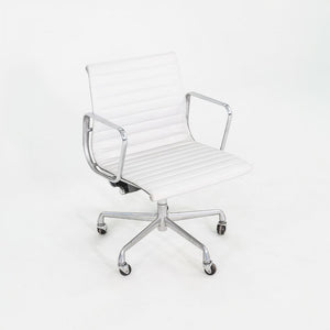 2010s Herman Miller Eames Aluminum Group Management Desk Chair in Grey Naugahyde