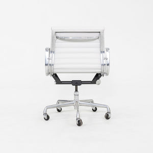 2010s Herman Miller Eames Aluminum Group Management Desk Chair in Grey Naugahyde