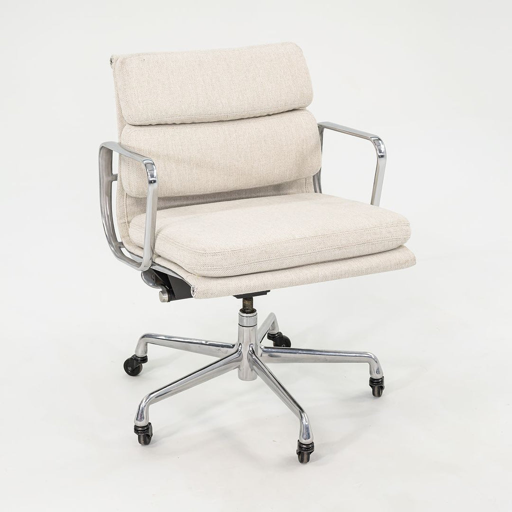 SOLD 2010s Eames Aluminum Group Soft Pad Management Desk Chair, EA435 by Ray and Charles Eames for Herman Miller in Off-White Fabric