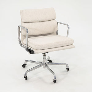 SOLD 2010s Eames Aluminum Group Soft Pad Management Desk Chair, EA435 by Ray and Charles Eames for Herman Miller in Off-White Fabric