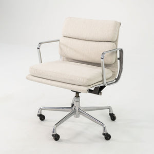 SOLD 2010s Eames Aluminum Group Soft Pad Management Desk Chair, EA435 by Ray and Charles Eames for Herman Miller in Off-White Fabric