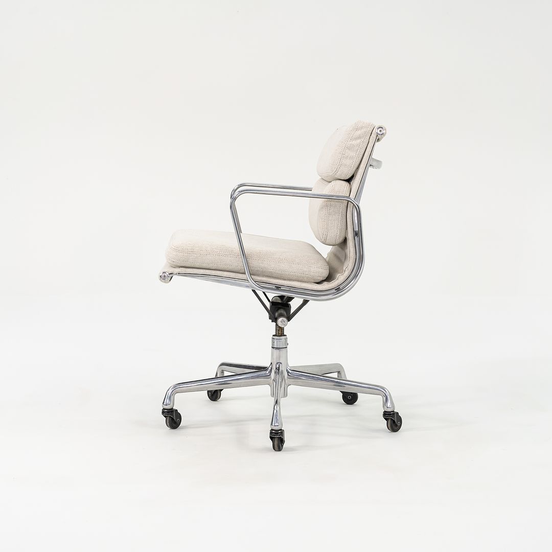 SOLD 2010s Eames Aluminum Group Soft Pad Management Desk Chair, EA435 by Ray and Charles Eames for Herman Miller in Off-White Fabric
