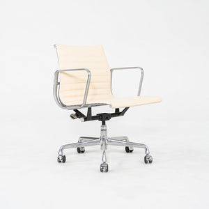 2010s Herman Miller Eames Aluminum Group Management Desk Chair in Cream Leather