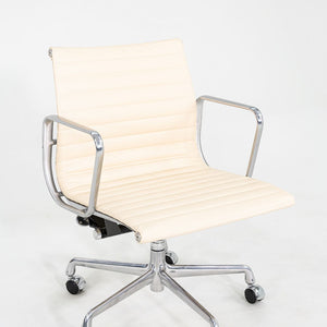 2010s Herman Miller Eames Aluminum Group Management Desk Chair in Cream Leather