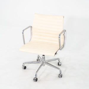 2010s Herman Miller Eames Aluminum Group Management Desk Chair in Cream Leather