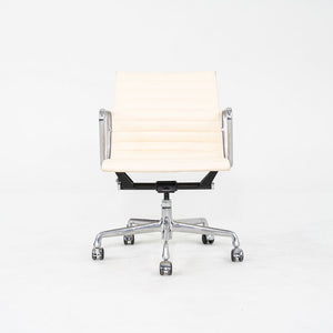 2010s Herman Miller Eames Aluminum Group Management Desk Chair in Cream Leather