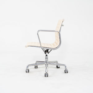 2010s Herman Miller Eames Aluminum Group Management Desk Chair in Cream Leather