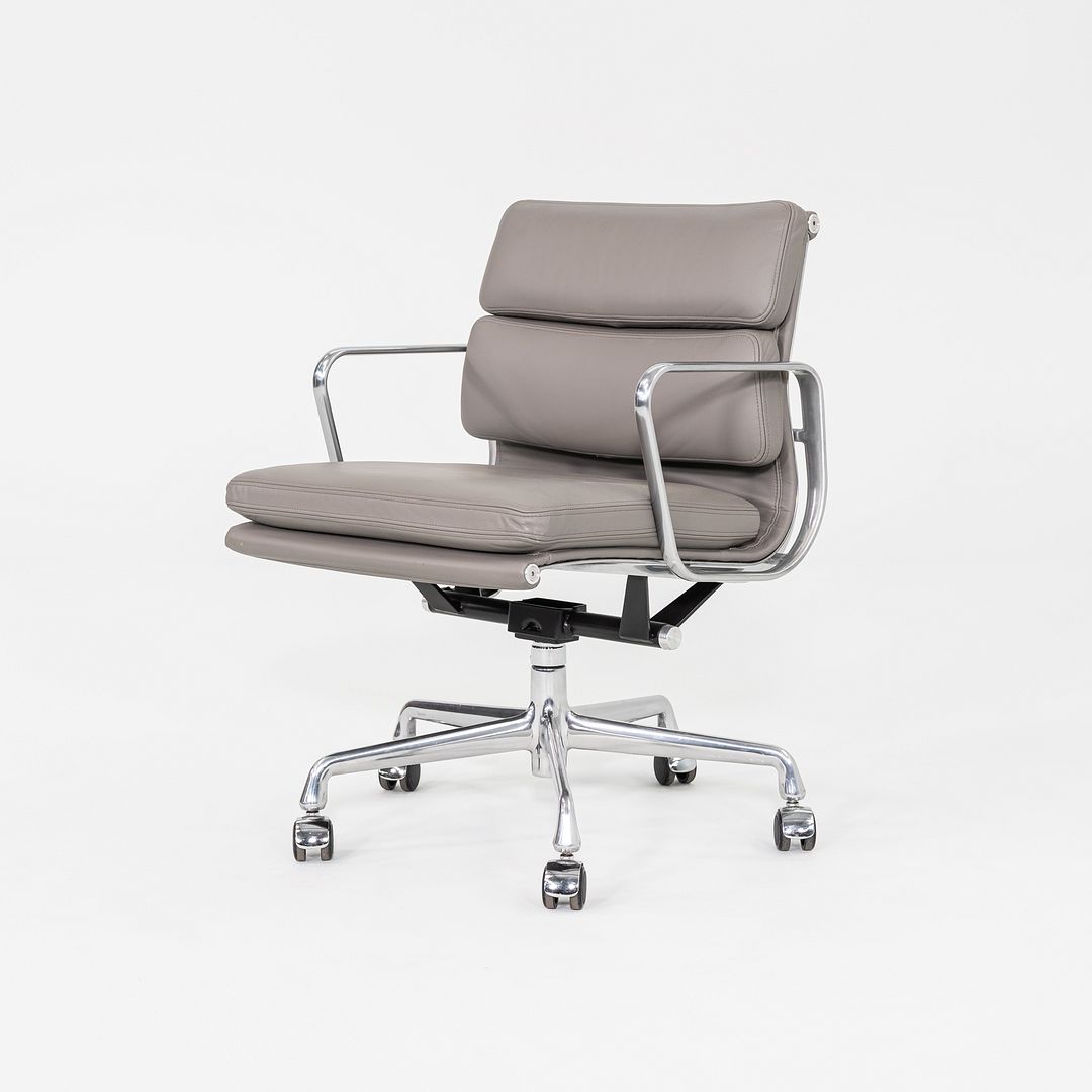 2013 Herman Miller Eames Soft Pad Management Desk Chair Grey Leather 11x Avail