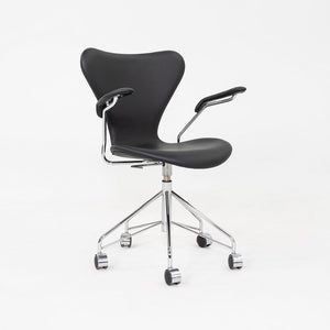 2023 Arne Jacobsen for Fritz Hansen Series 7 Desk Chair with Arms Black Leather