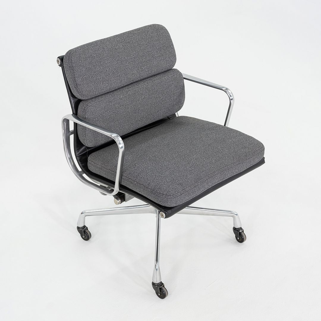 1977 Herman Miller Eames Soft Pad Aluminum Group Management Desk Chair in Grey