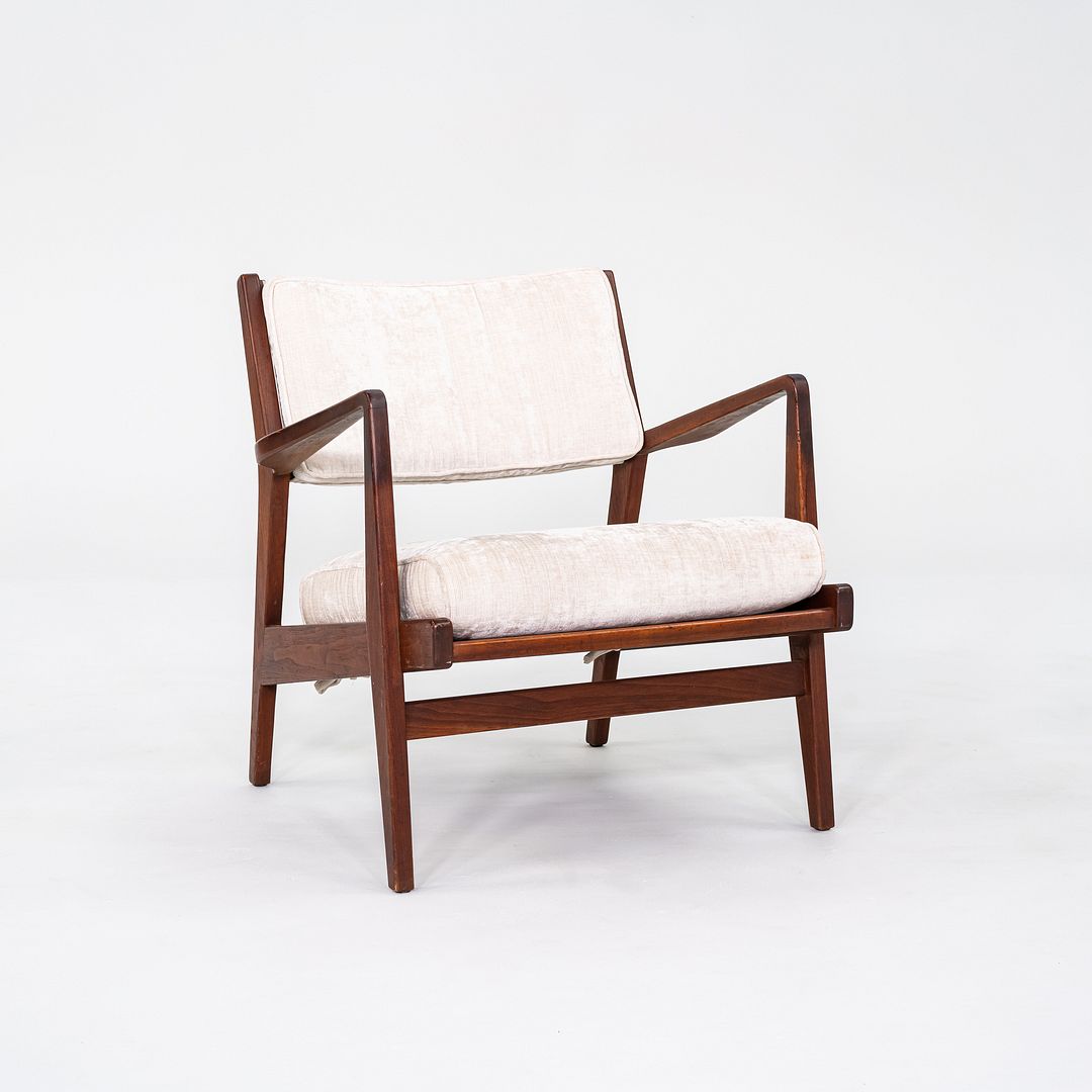 1960s Jens Risom Design U-430 Lounge Chair with Arms in Walnut and Fabric