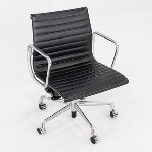 2016 Herman Miller Eames Aluminum Group Management Desk Chair in Black 7x Avail