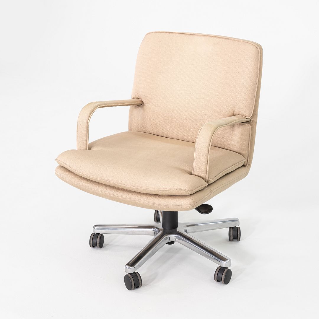 1990s Geiger / Brickel Associates Executive Desk Chair in Tan Fabric 4x Avail