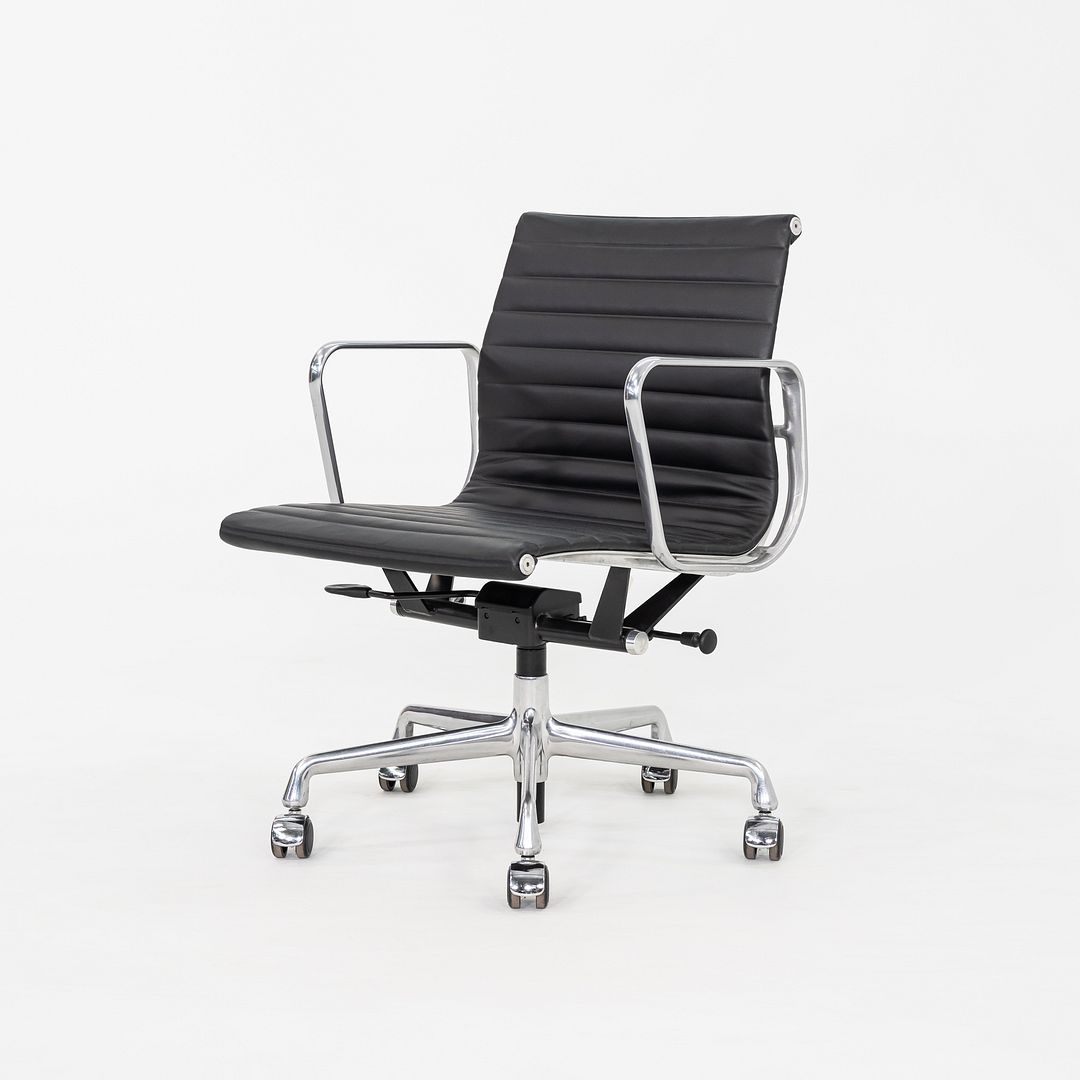 C. 2020 Herman Miller Eames Aluminum Group Management Desk Chair in Black