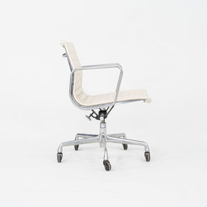 2010s Herman Miller Eames Aluminum Group Management Desk Chair in Cream Leather
