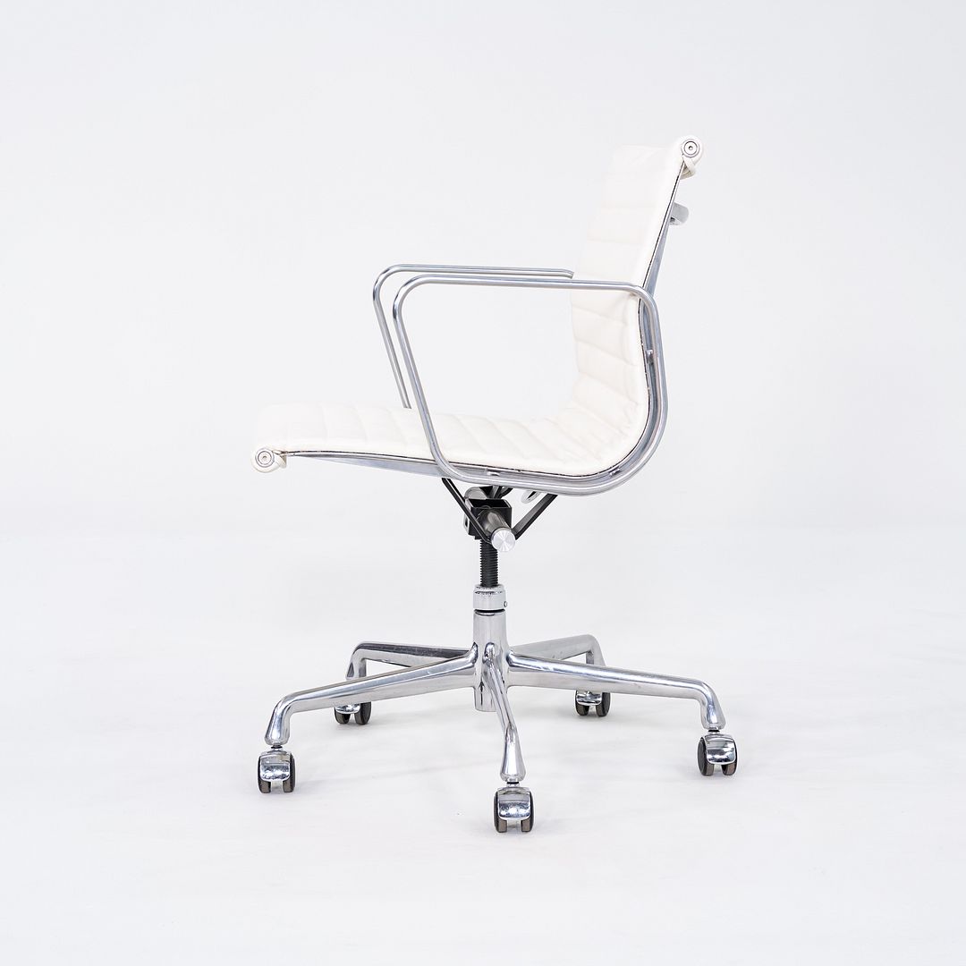 2010s Herman Miller Eames Aluminum Group Management Desk Chair in White Leather