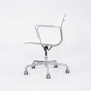 2010s Herman Miller Eames Aluminum Group Management Desk Chair in White Leather
