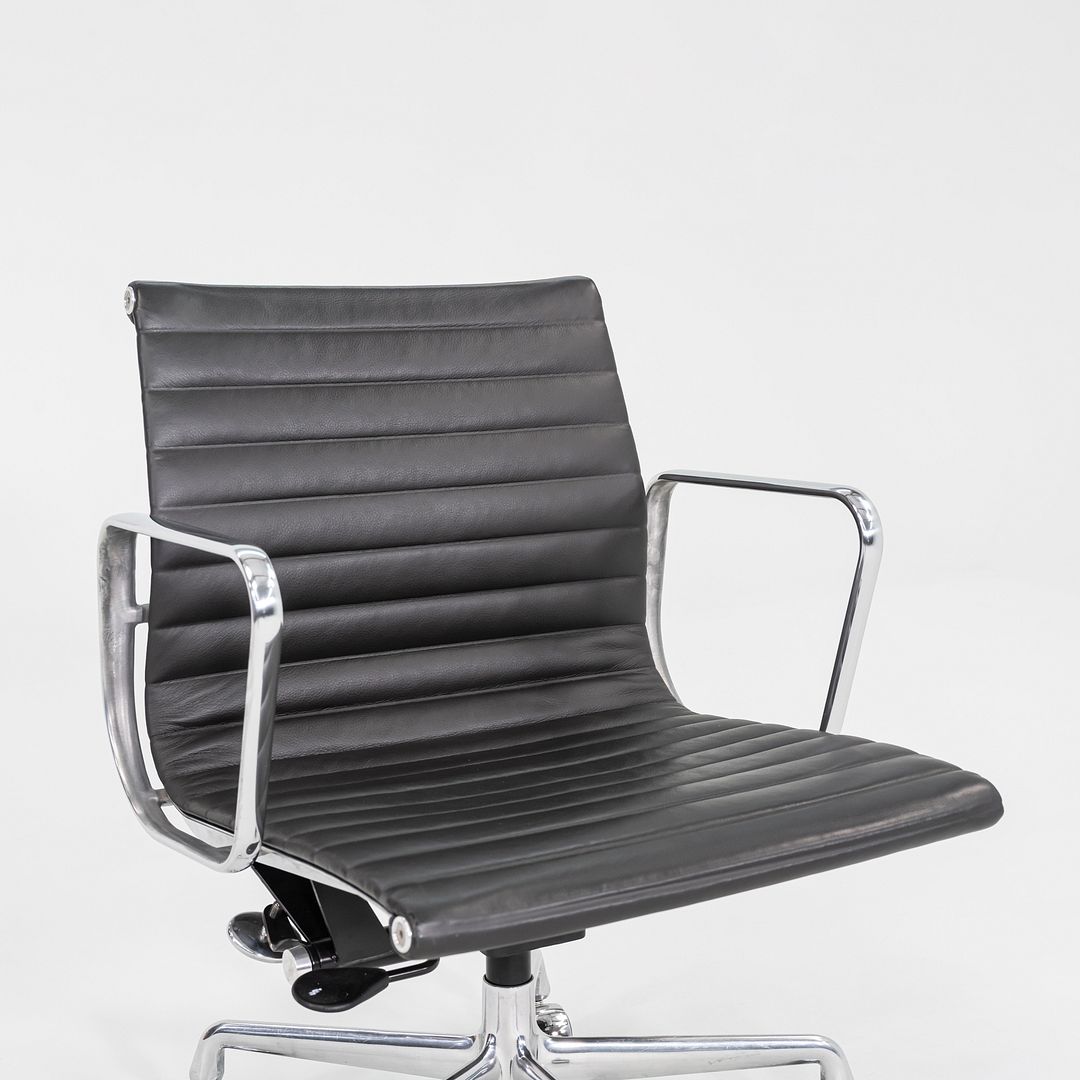 2012 Herman Miller Eames Aluminum Group Management Desk Chair in Black 10x Avail