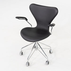 2023 Arne Jacobsen for Fritz Hansen Series 7 Desk Chair with Arms Black Leather