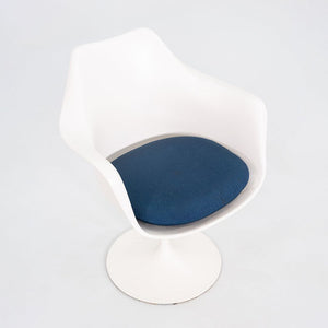 1960s Set of Six Eero Saarinen for Knoll Tulip Dining Arm and Side Chairs
