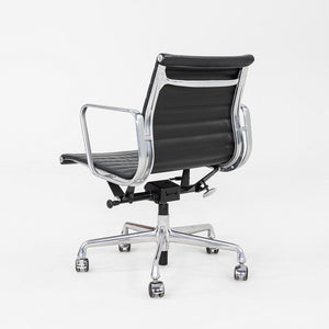 2016 Herman Miller Eames Aluminum Group Management Desk Chair in Black 7x Avail