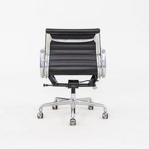 C. 2020 Herman Miller Eames Aluminum Group Management Desk Chair in Black