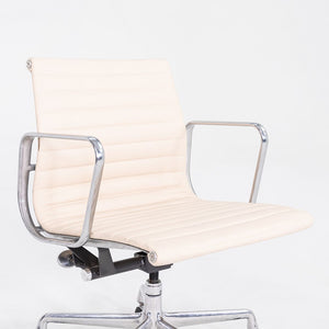 2010s Herman Miller Eames Aluminum Group Management Desk Chair in Ivory Leather