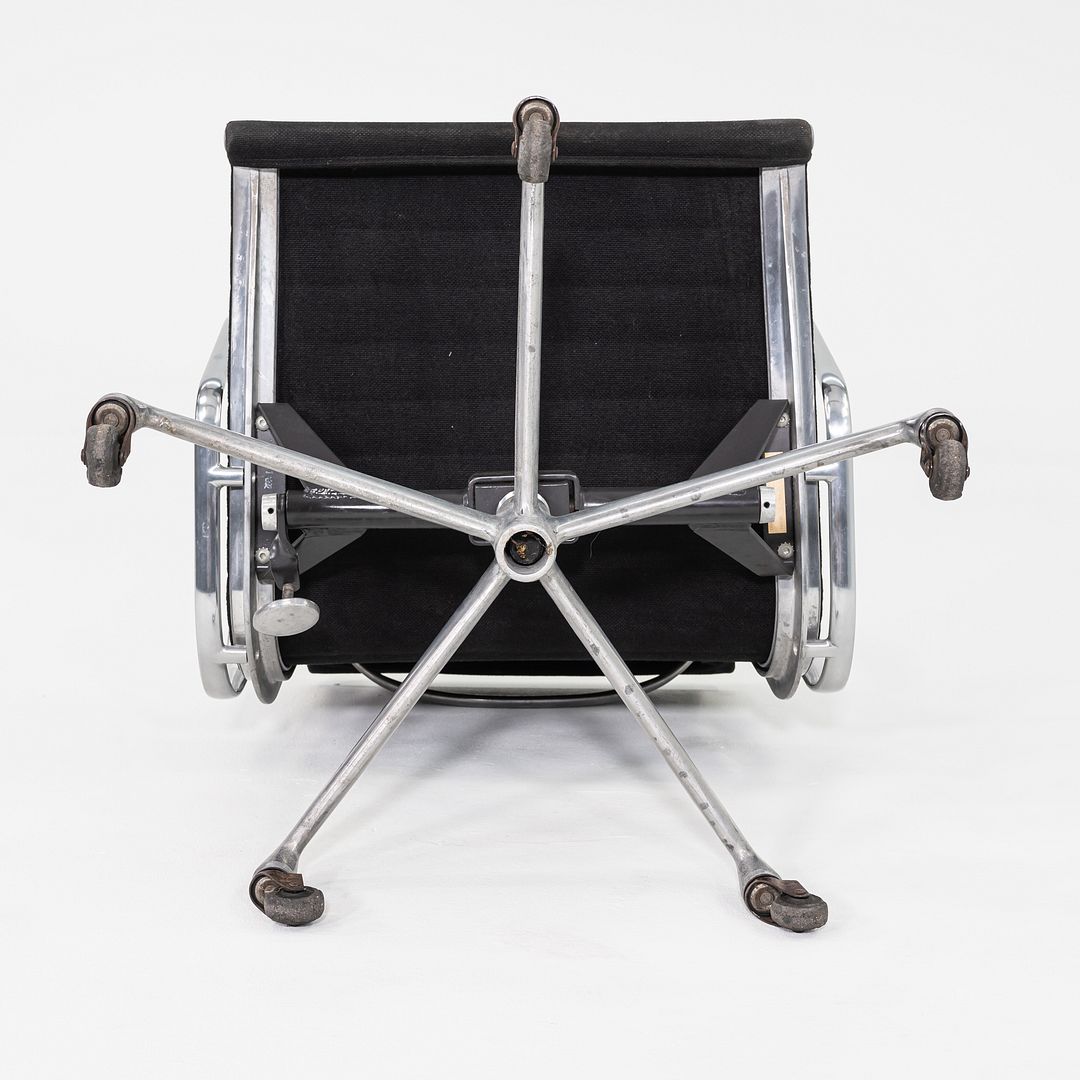 1992 Herman Miller Eames Aluminum Group Management Desk Chair in Black Fabric
