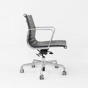2016 Herman Miller Eames Aluminum Group Management Desk Chair in Black 7x Avail