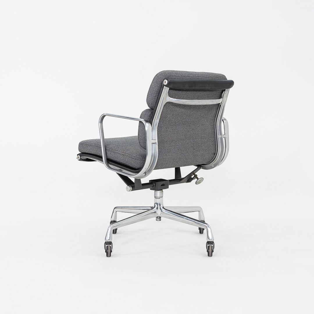 1977 Herman Miller Eames Soft Pad Aluminum Group Management Desk Chair in Grey