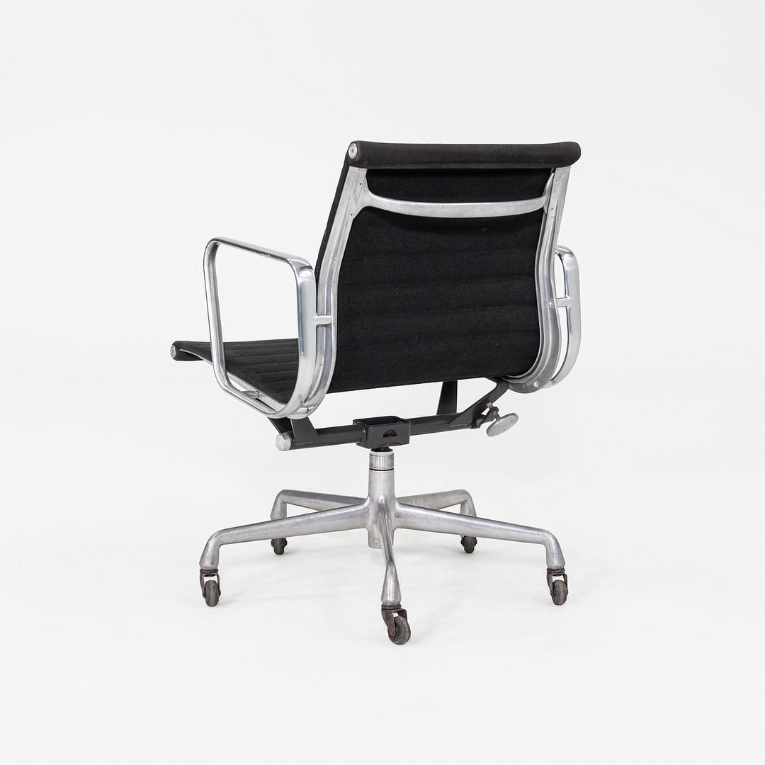 1992 Herman Miller Eames Aluminum Group Management Desk Chair in Black Fabric