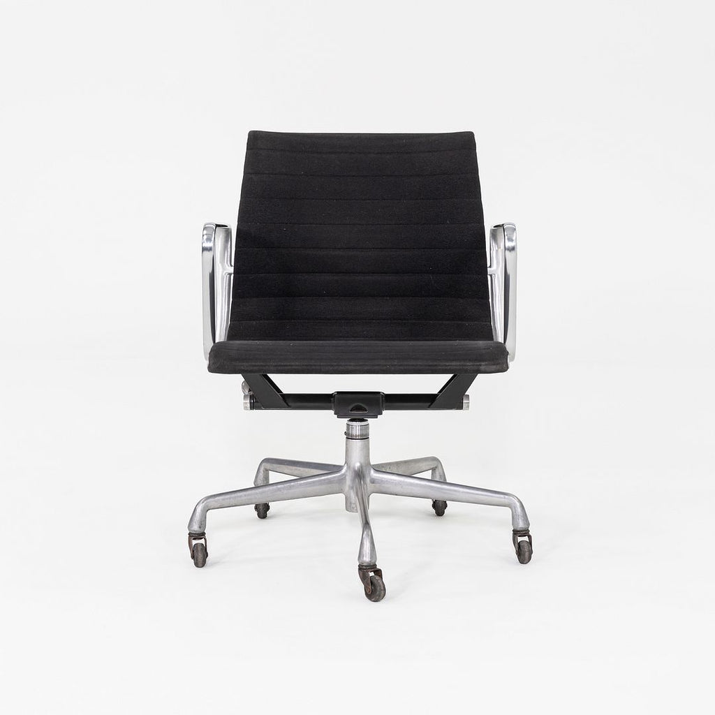 1992 Herman Miller Eames Aluminum Group Management Desk Chair in Black Fabric