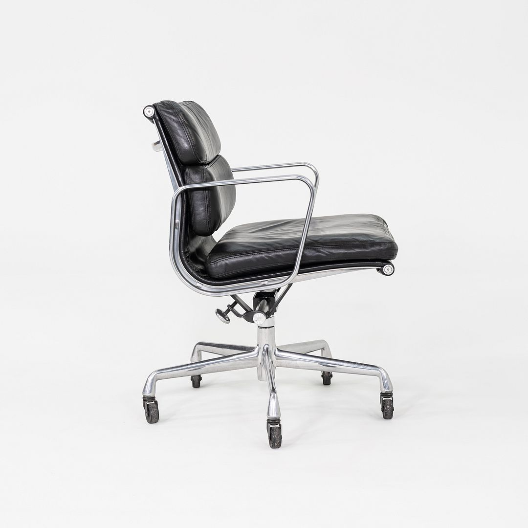 1997 Herman Miller Eames Management Soft Pad Desk Chair in Black Leather 12+ Avail