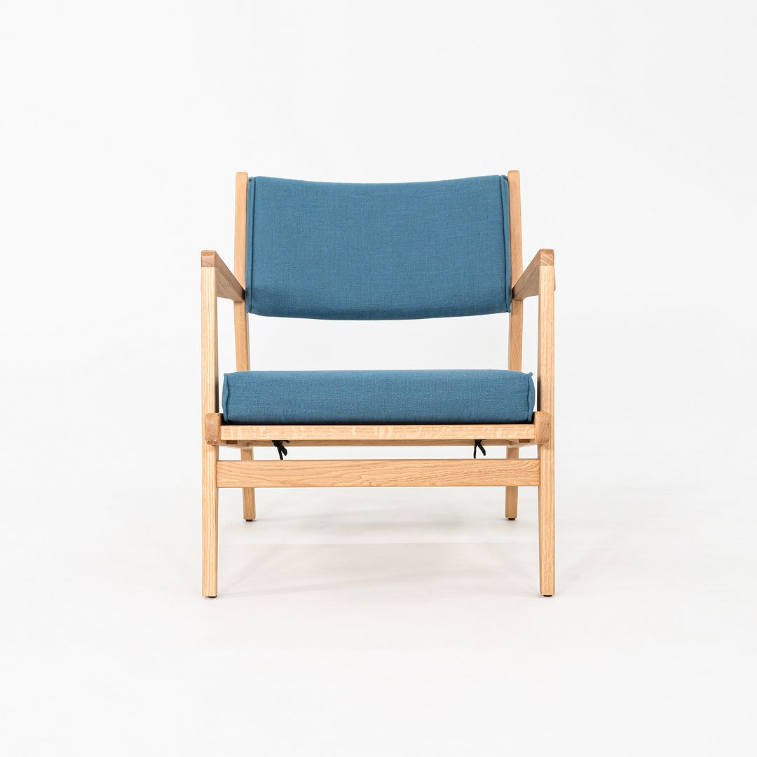 C. 2020 Pair of Jens Risom U-430 Lounge Chairs with Arms for DWR Oak w/ Fabric