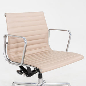 2020s Herman Miller Eames Aluminum Group Management Desk Chair in Beige Leather